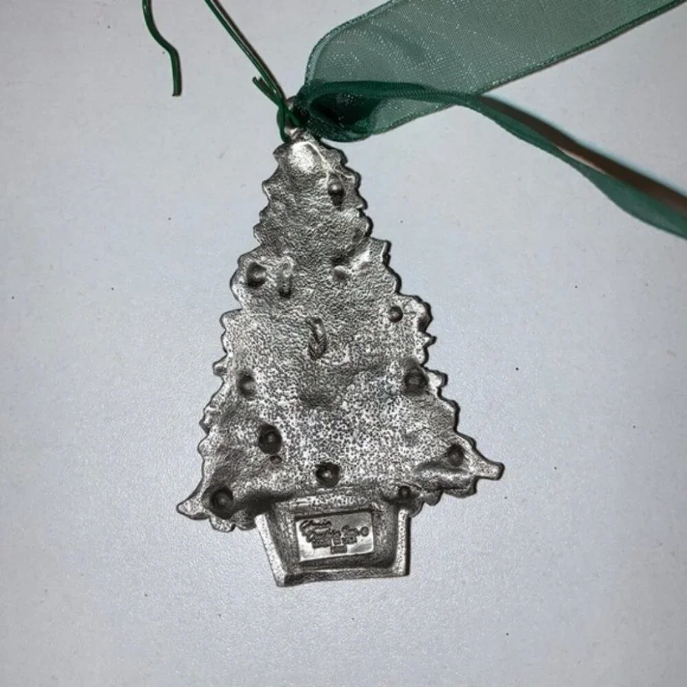 🎄✨ Set of 4 Pewter Christmas Tree Ornaments